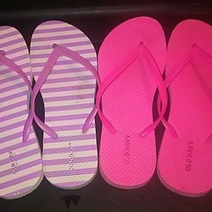 2 pairs of Old Navy flip flops Size 7